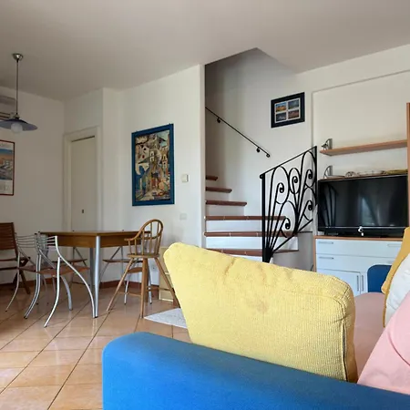 P086 - Porto Recanati, A Schiera Con Giardino E Terrazzo *